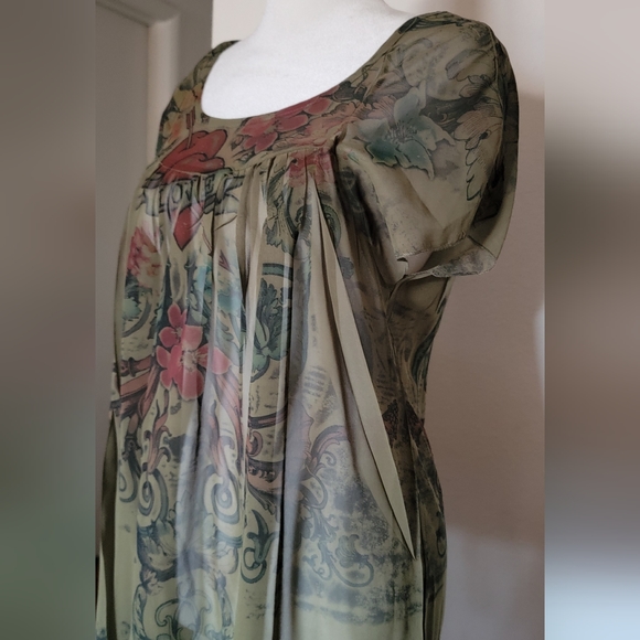 Dress - Picture 3 of 8